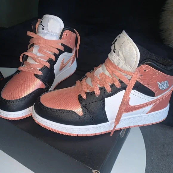 NIKE AIR JORDAN 1 MID (White / Black / Madder Root) - Picture 4 of 6